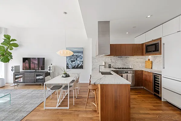 Sold by Nest Seekers International | media 2