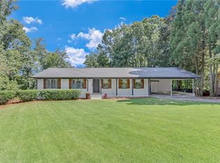 776 Sherwood Rd, Gainesville, GA 30501