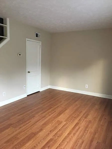 2 bed, 950 sqft, $950 — Photo 2