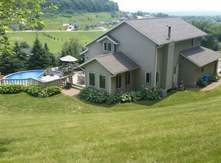 1751 Orchard Valley Rd, La Crescent, MN 55947