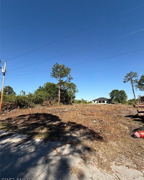 2nd image of 459 Loretta Ave S