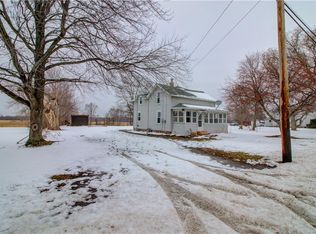9459 Ridge Rd, Middleport, NY 14105