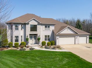 2886 Hidden Hollow Rd, Oshkosh, WI 54904