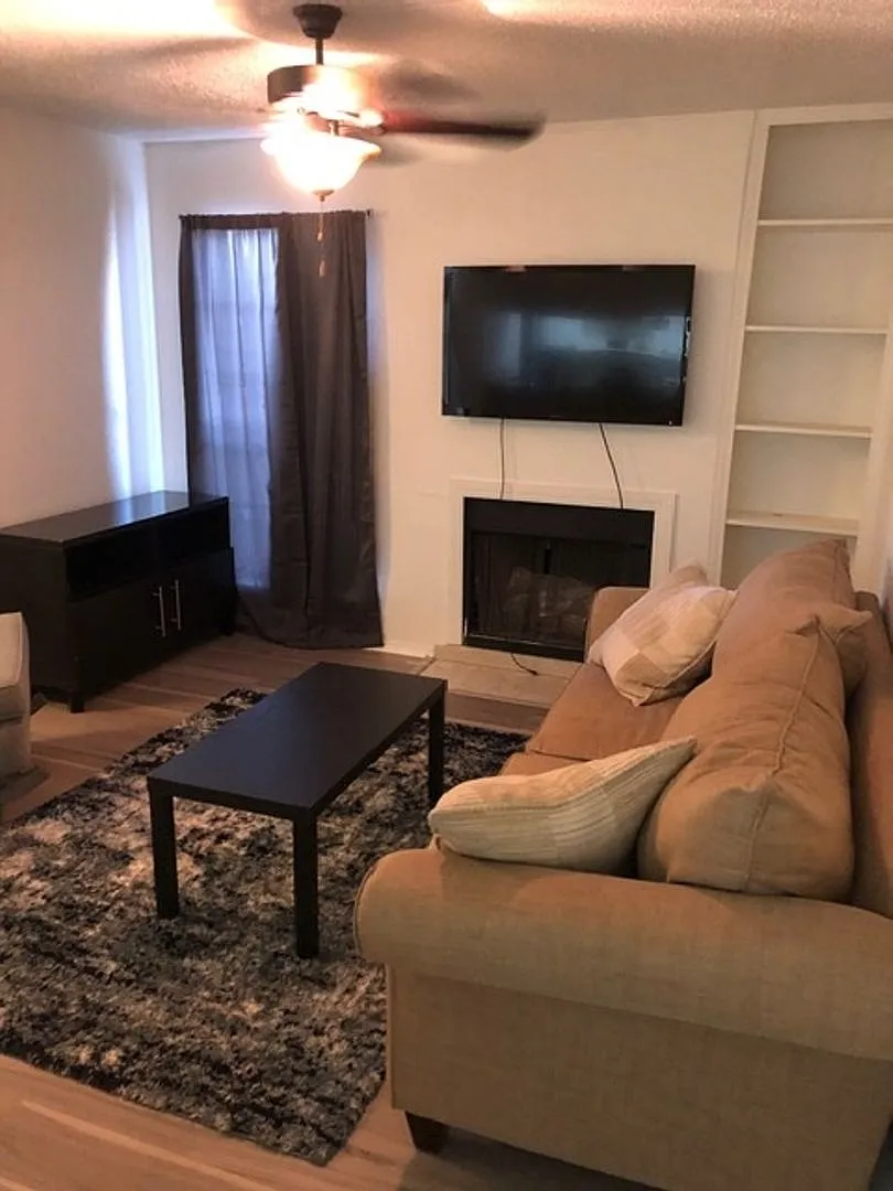 Charming 1BR Condo in Dallas — Photo 1