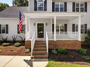 720 Raymond Dr, Clayton, NC 27527