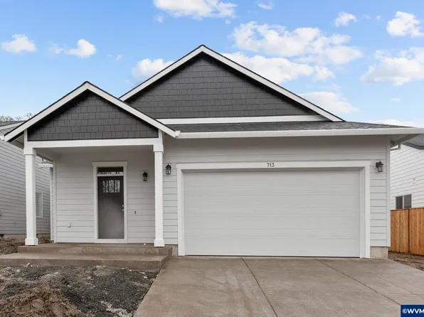 713 Tigerlily St, Silverton, OR 97381