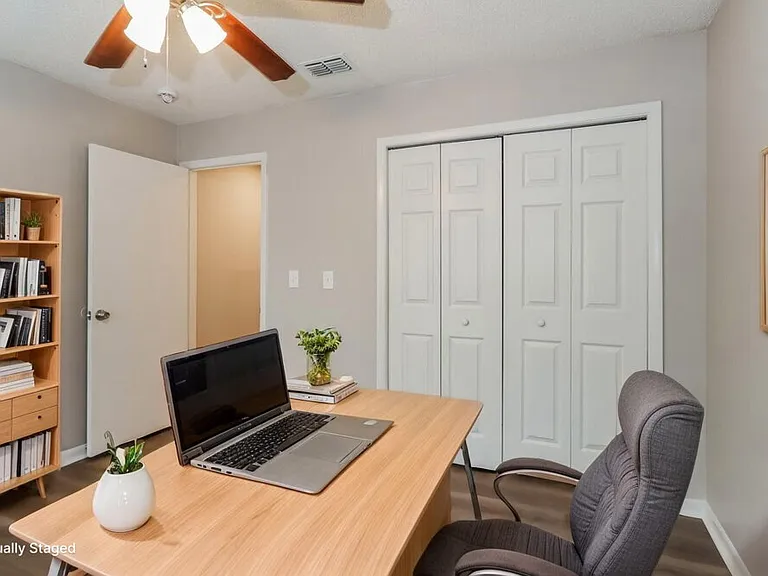 11504 Robles Del Rio Pl — Photo 16