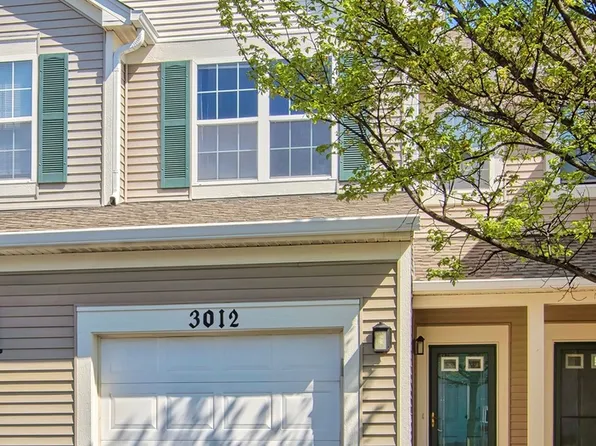 3012 Falling Waters Ln, Lindenhurst, IL 60046