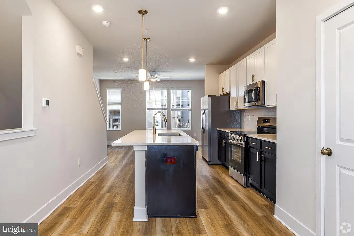 3 bed, 3.5 bath, $2,750 — Photo 4