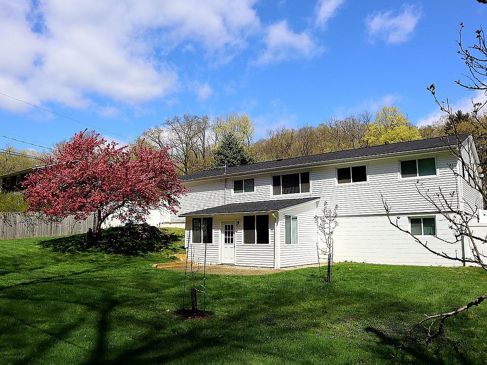 2nd image of 1515 Pleasant Valley Dr