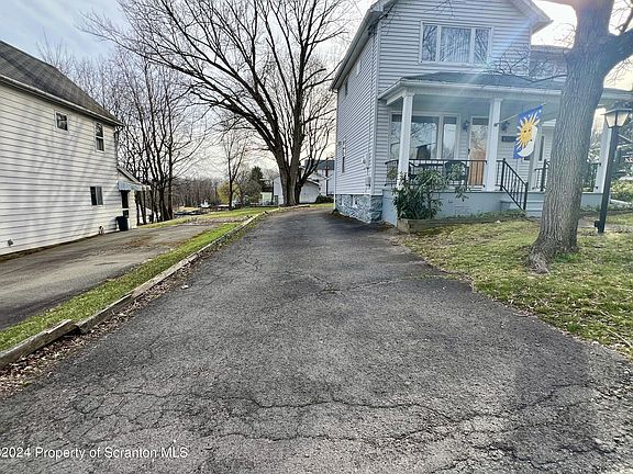 3rd image of 833 Pancoast St