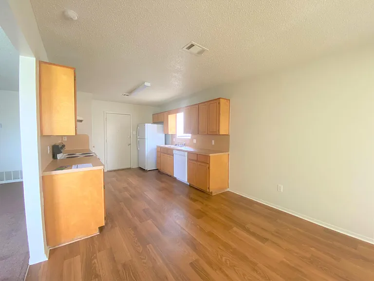 4610 Stallion Dr — Photo 4