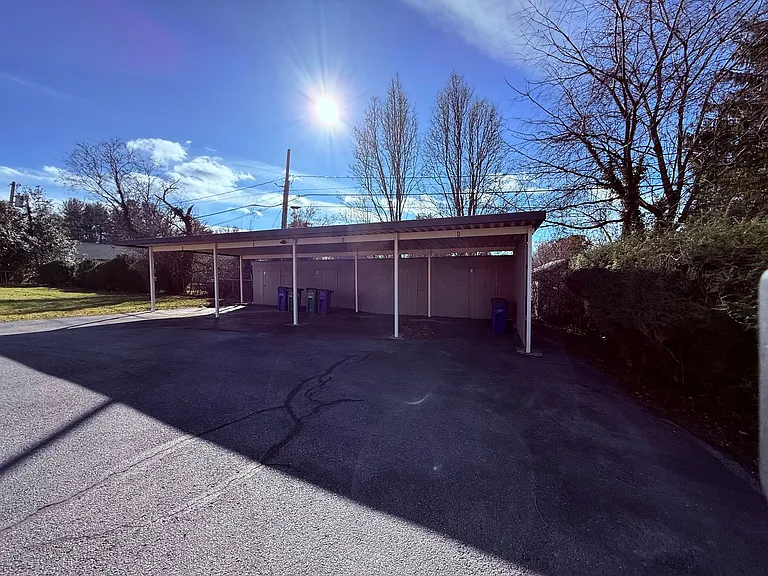 2 Bedroom/1 Bath and 3 Bedroom/2 Bath Quadplex — Photo 47