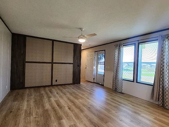 5th image of 46 Oak St #46