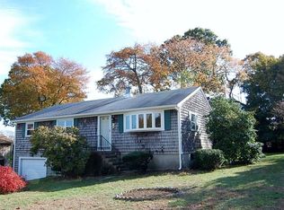 38 Roosevelt Dr, Bristol, RI 02809