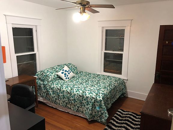 2nd image of 301 E Evers Ave
