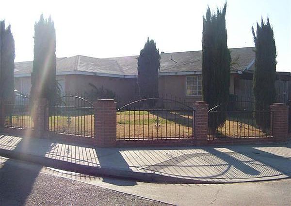 1st image of 1325 Lark Cir