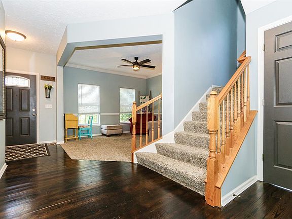 4th image of 305 Leather Leaf Ln