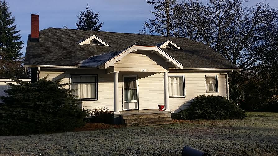 3 Bed 1 Bath with 2 car Detached Garage