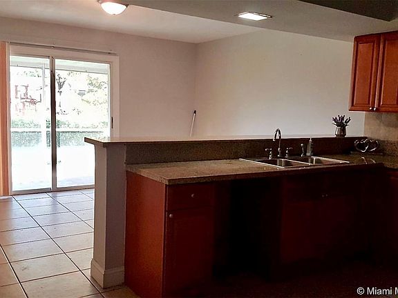 4th image of 10141 NW 36th St #1W