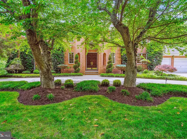 8005 Glengalen Ln, Chevy Chase, MD 20815