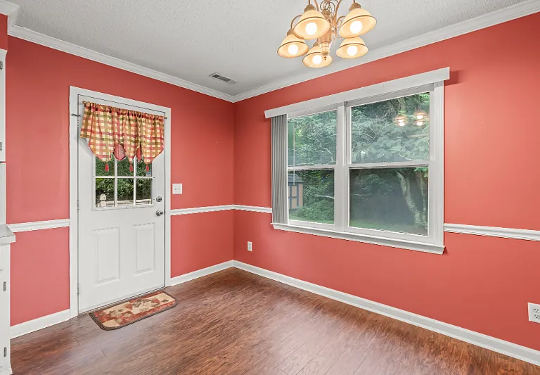 318 W Dalton Rd — Photo 7