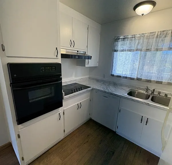 7631 Adrian Dr — Photo 10