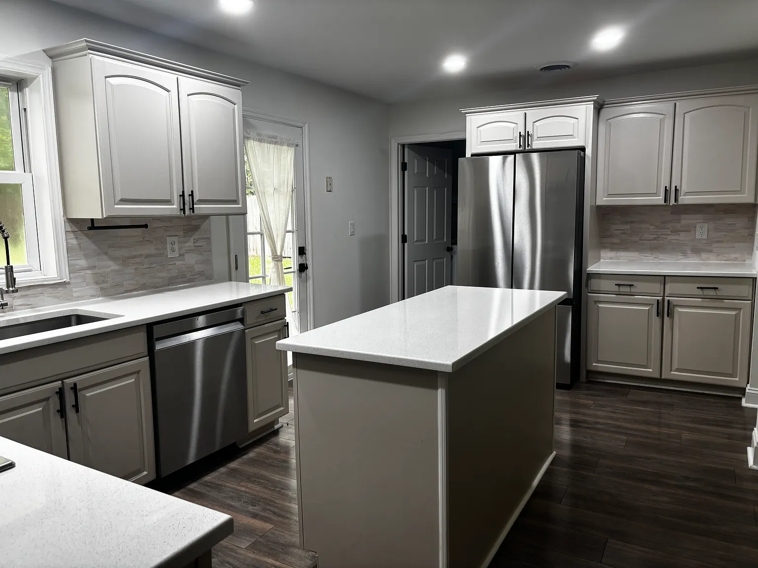 3 bed, 1.5 bath, 1535 sqft, $2,300 — Photo 3