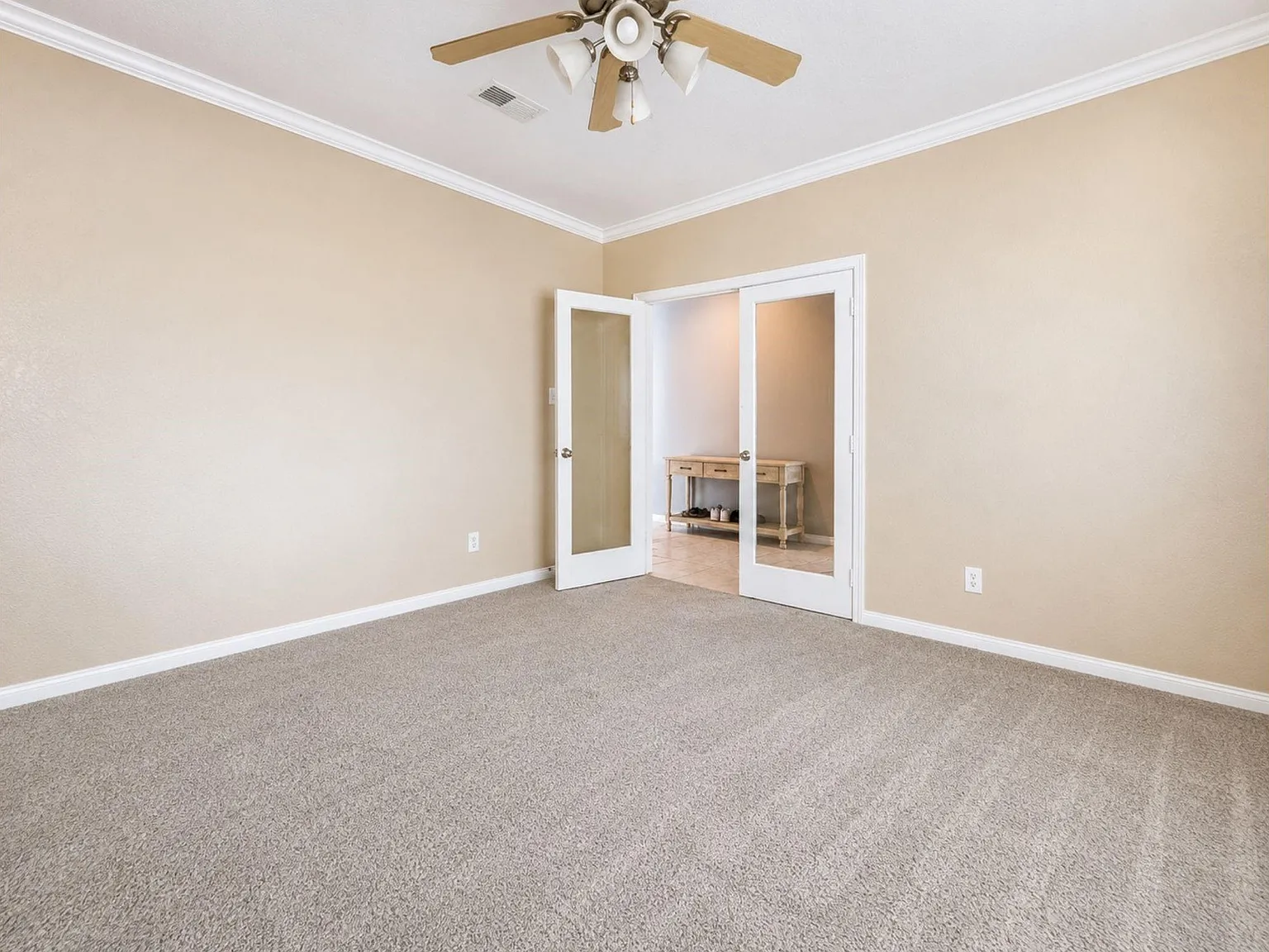 4 bed, 2.5 bath, 3662 sqft, $3,800 — Photo 4