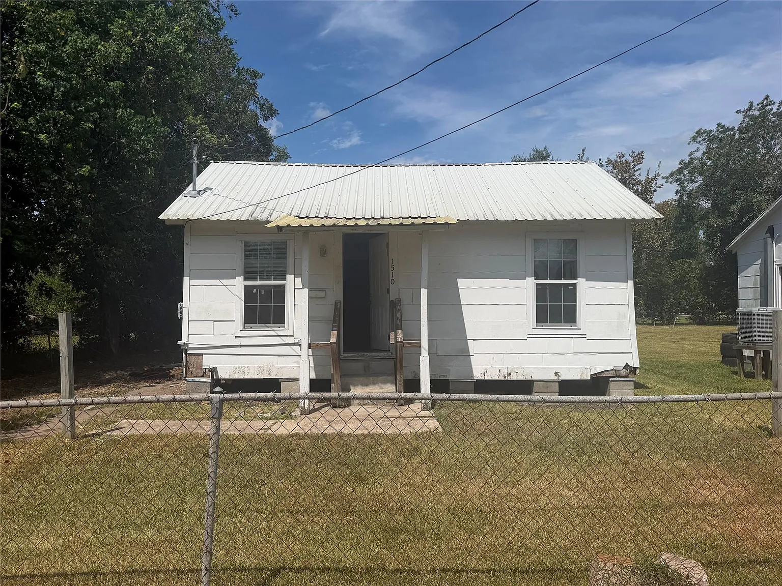 1 bed, 1.0 bath, 576 sqft, $875 — Photo 1