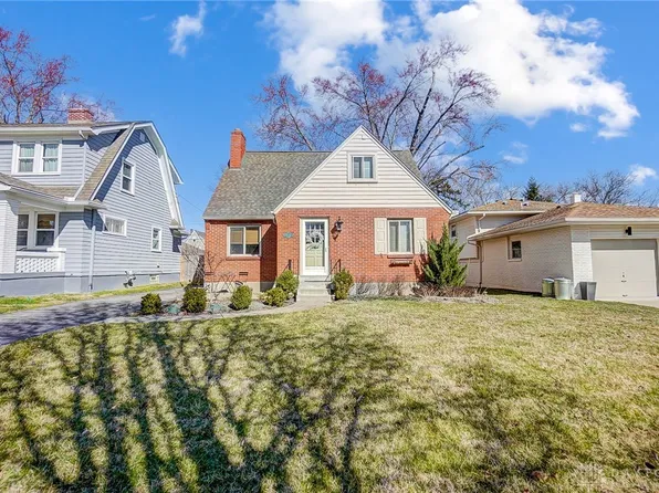 313 Orchard Dr, Oakwood, OH 45419