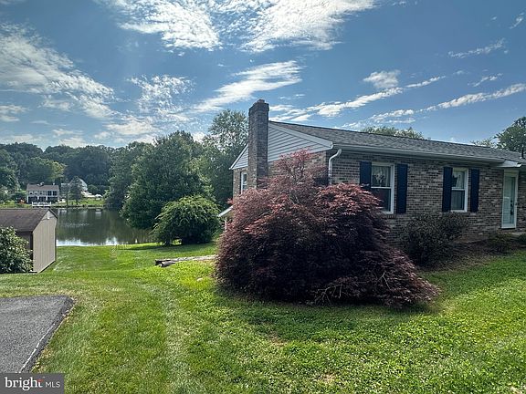 3rd image of 15374 Magnolia Dr