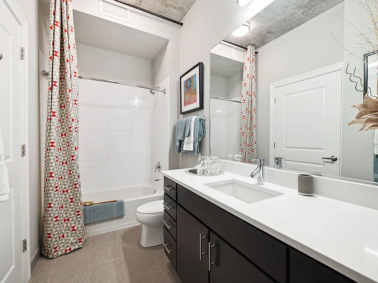 Lofts_Interior_Bathroom_20