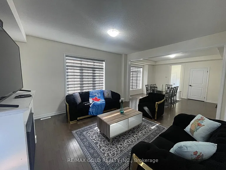 537 Veterans Dr — Photo 35