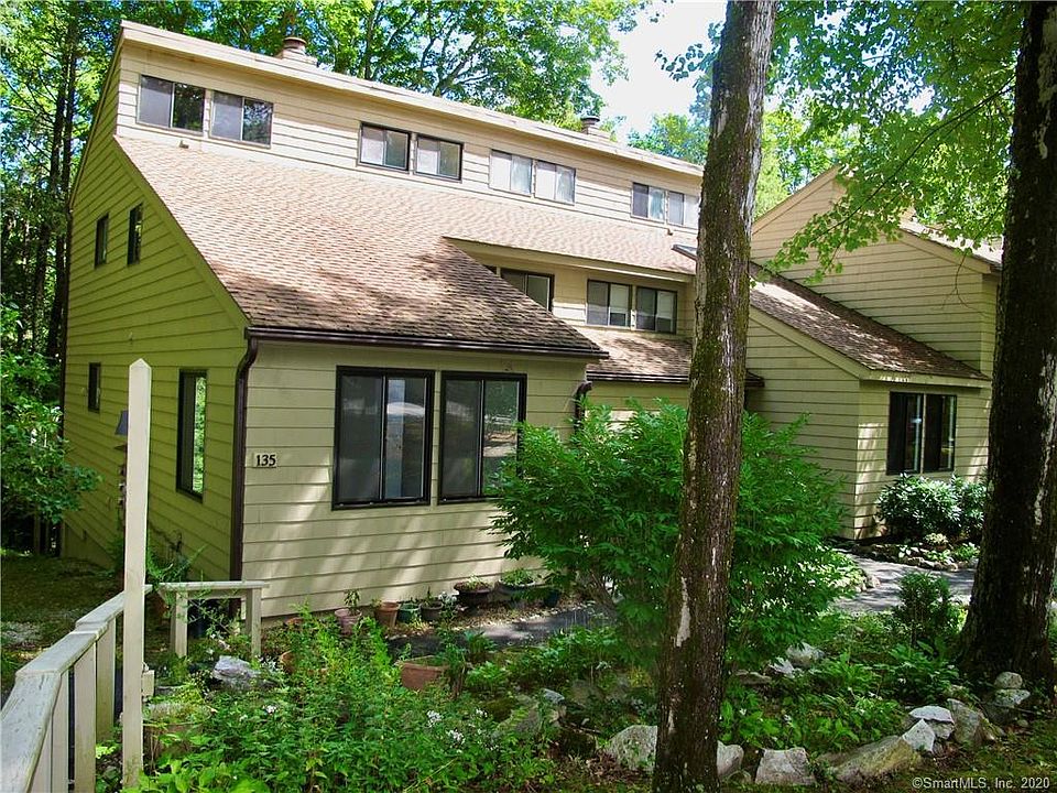 135 Old Farms Road