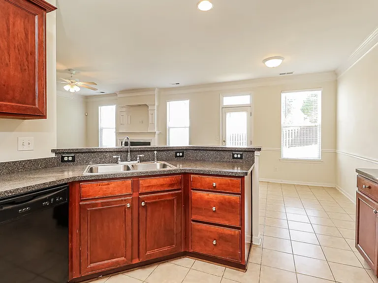 6908 Sequoia Hills Dr — Photo 9