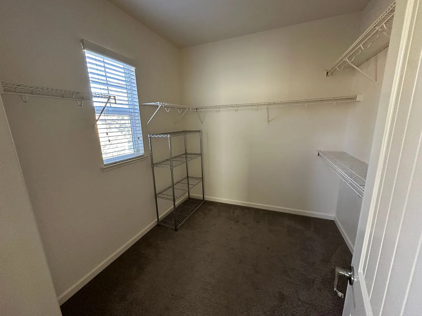 Beautiful 3 Bedroom, 2.5 Bath Mountain House Home — Photo 3