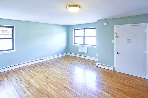 Rented by Jonis Realty | media 5