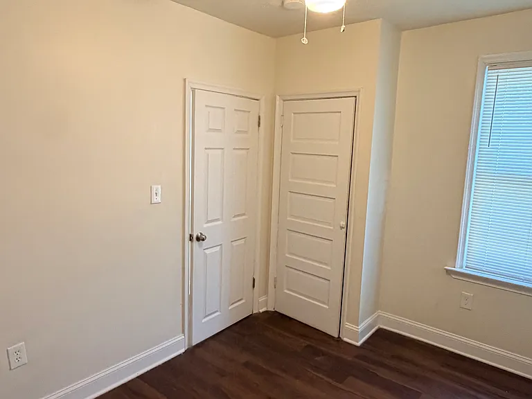 1130 Green St — Photo 6
