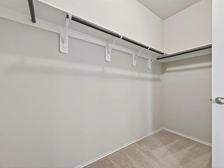 2519 Northern Great White Ct — Photo 32