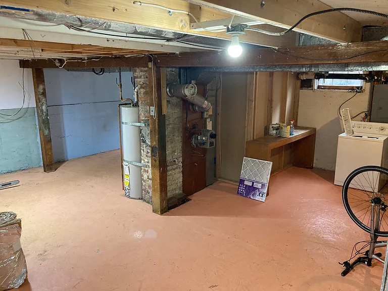 Another shot of basement. Good, dry storage