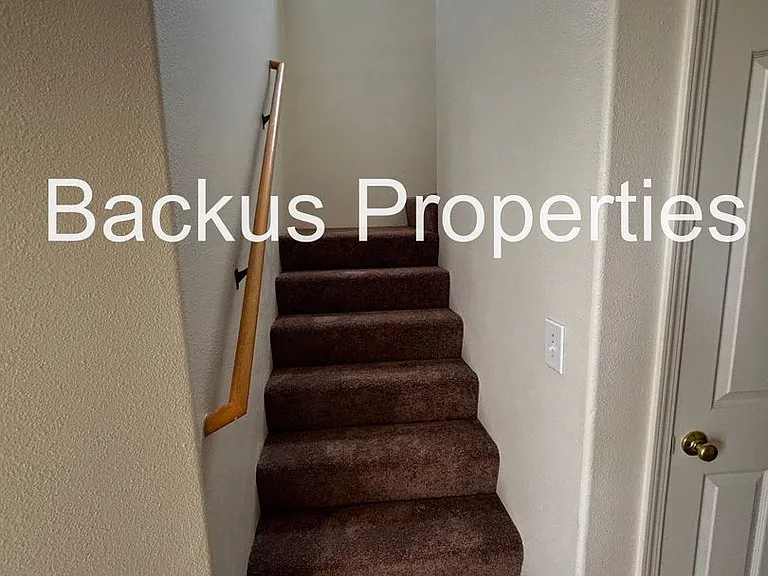 1065 Kensington Way — Photo 12
