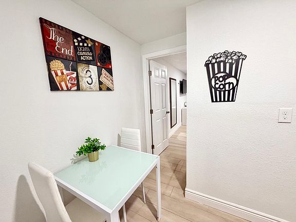 4th image of 1340 W La Salle St #4