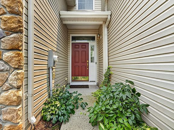 2nd image of 261 Concord Pl