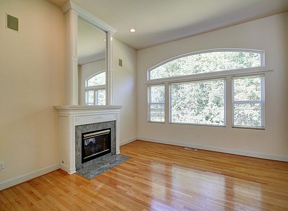 Formal living rm