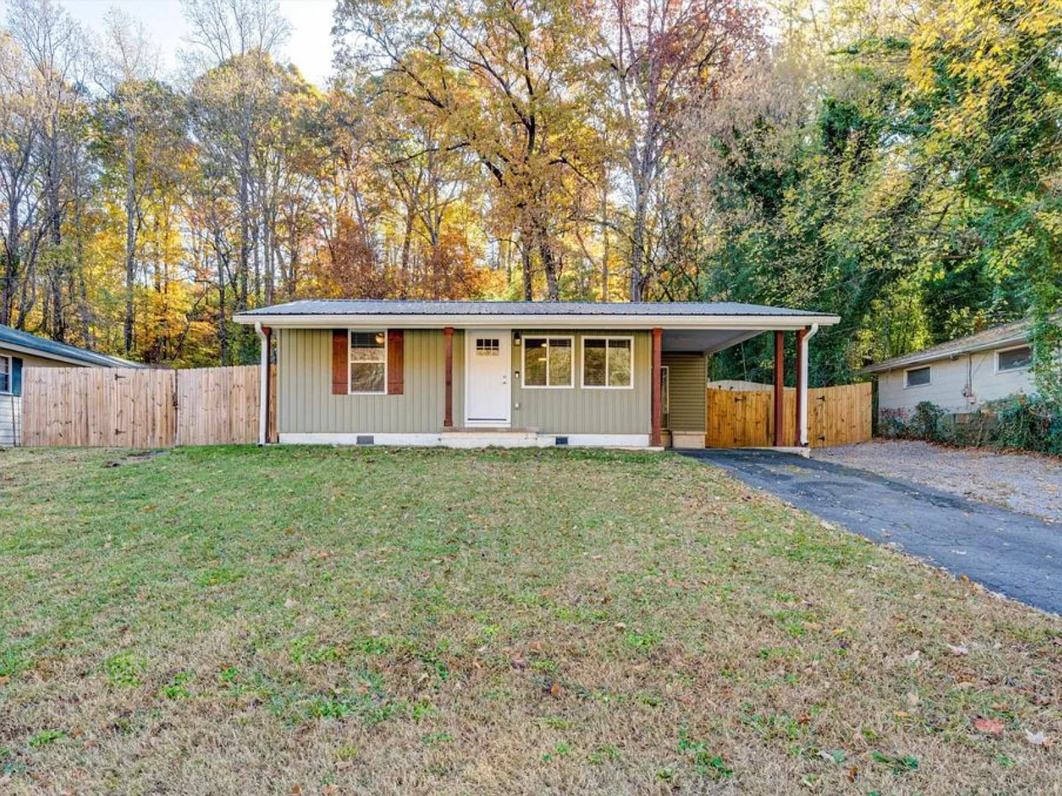 442 Lullwater Rd — Photo 4