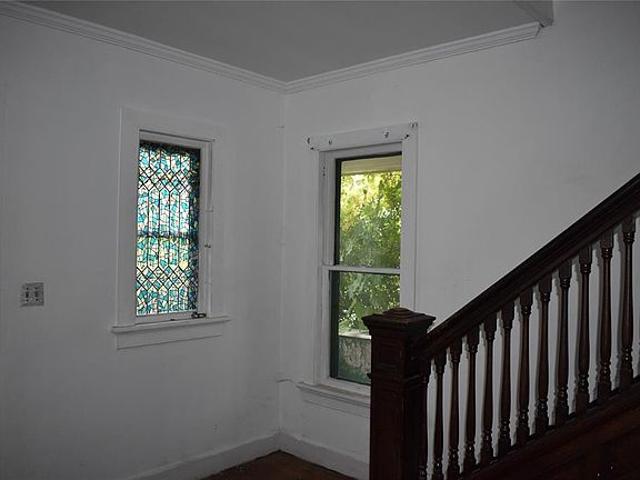 5th image of 50 Clarke St