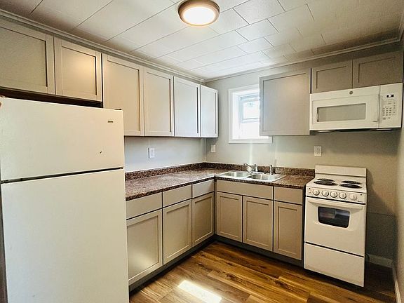 2nd image of 100 Main St APT 3
