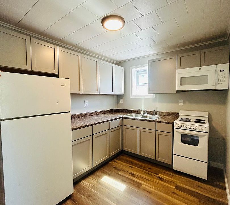 1st image of 100 Main St APT 3