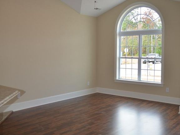 4th image of 1613 A Cambria Drive